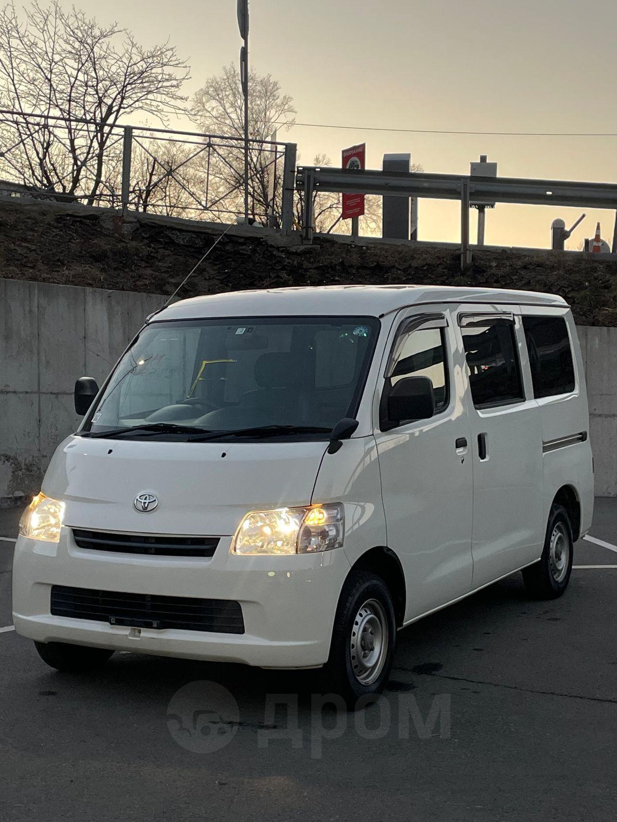 Toyota Town Ace 2019 во Владивостоке, Продам таун айс, только с Японии,  бензиновый двигатель, автомат