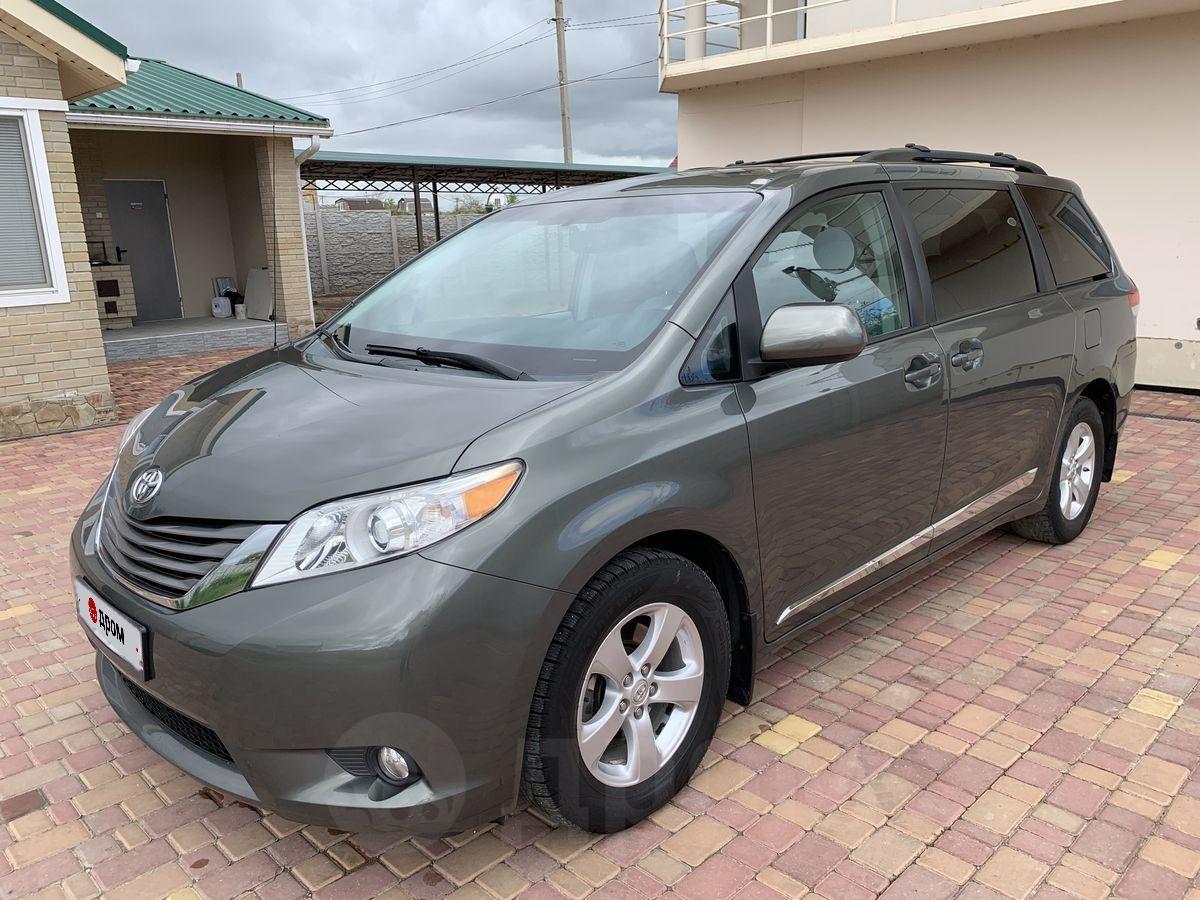 РњРёРЅРёРІСЌРЅ Toyota Sienna 2013