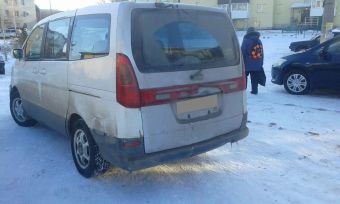    Nissan Serena 2000 , 200000 , 