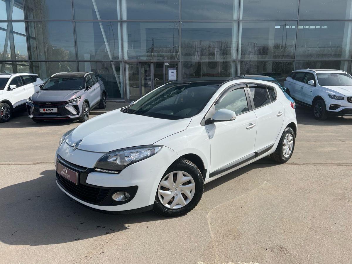 Рено Меган 2013 в Липецке, Комплектация: Renault Megane III Рестайлинг 2  1.6 CVT (114 л.с.), передний привод, бензиновый, автомат, цвет белый,  хэтчбек 5 дв.
