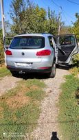 SUV   Volkswagen Tiguan 2014 , 750000 ,  