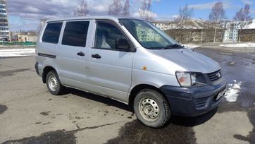    Toyota Town Ace 2002 , 330000 ,  