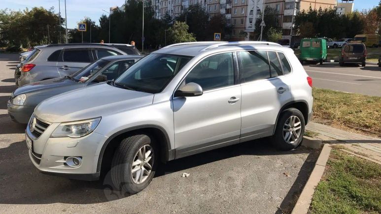 SUV   Volkswagen Tiguan 2011 , 600000 , 