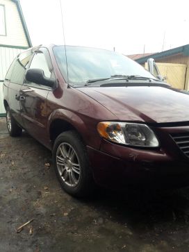    Chrysler Voyager 2002 , 225000 , 