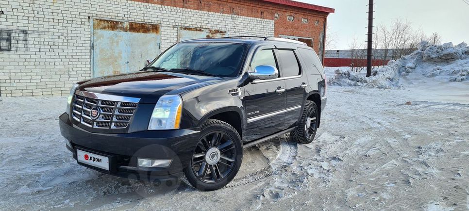 SUV   Cadillac Escalade 2011 , 1630000 ,  