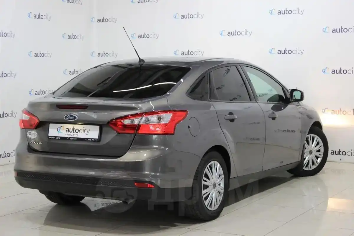 Продам автомобиль Ford Focus 13 года в Новосибирске, 8252; РАССРОЧКА ЗА 1  ЧАС В АВТОСАЛОНЕ AUTOCITY ‼, коричневый, АКПП, седан, бензин, б/у, 1.6  л.