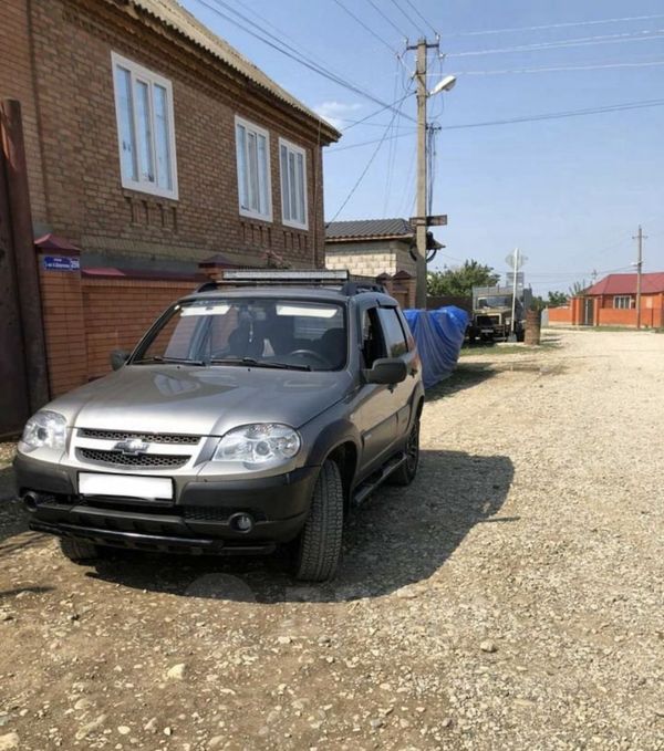 SUV   Chevrolet Niva 2011 , 330000 , -