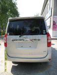    Toyota Noah 2010 , 700000 , 