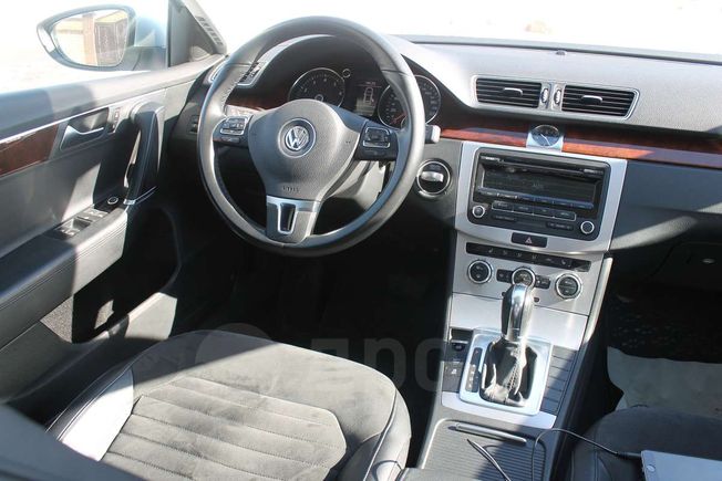  Volkswagen Passat 2011 , 800000 , 