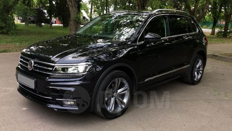 SUV   Volkswagen Tiguan 2018 , 2400000 , 