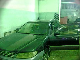  Nissan Avenir Salut 1999 , 200000 , 