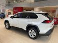 SUV   Toyota RAV4 2021 , 2496000 , 