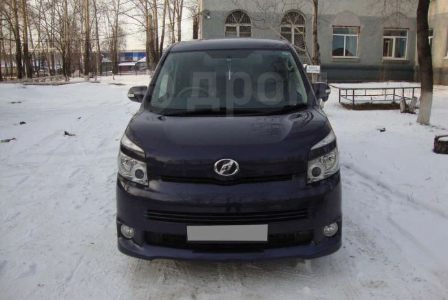    Toyota Voxy 2009 , 790000 , 