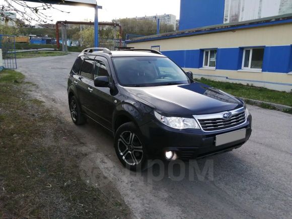 SUV   Subaru Forester 2010 , 930000 , -