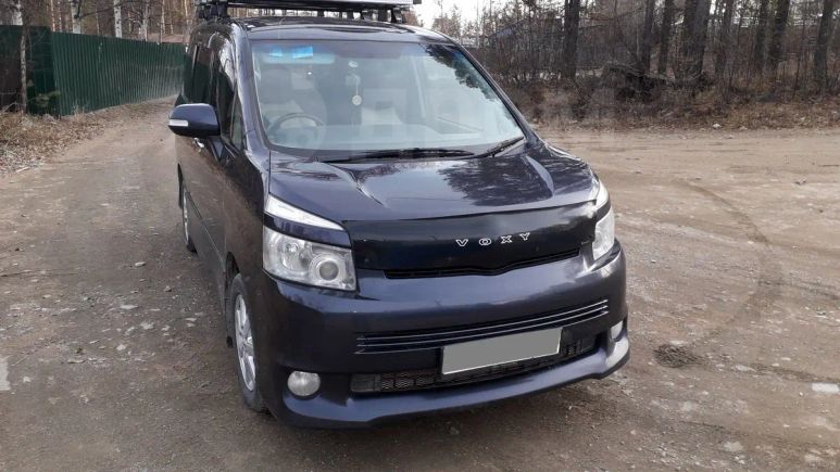    Toyota Voxy 2009 , 700000 , 