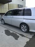    Toyota Isis 2004 , 450000 , 