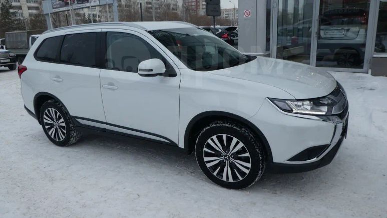 SUV   Mitsubishi Outlander 2018 , 1743500 , 