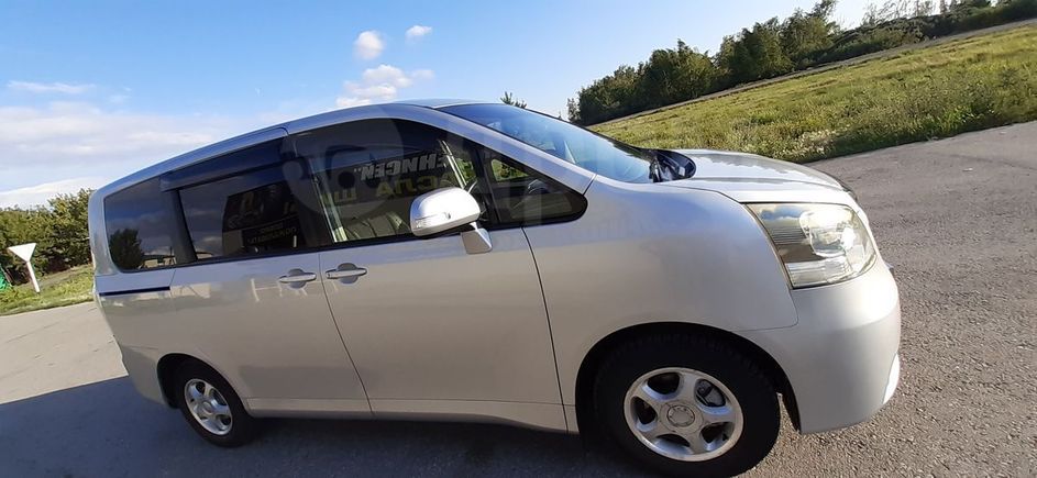    Toyota Noah 2008 , 820000 , 