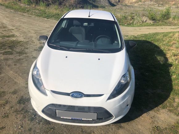  3  Ford Fiesta 2008 , 275000 , 