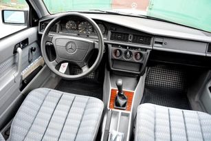  Mercedes-Benz 190 1987 , 200000 , -