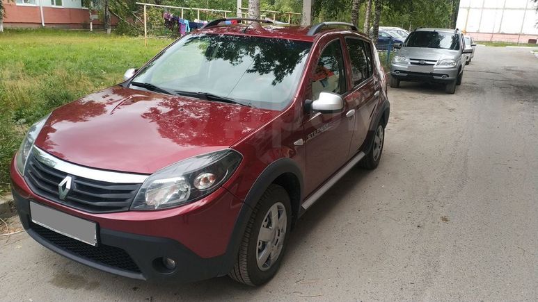  Renault Sandero Stepway 2013 , 425000 , 