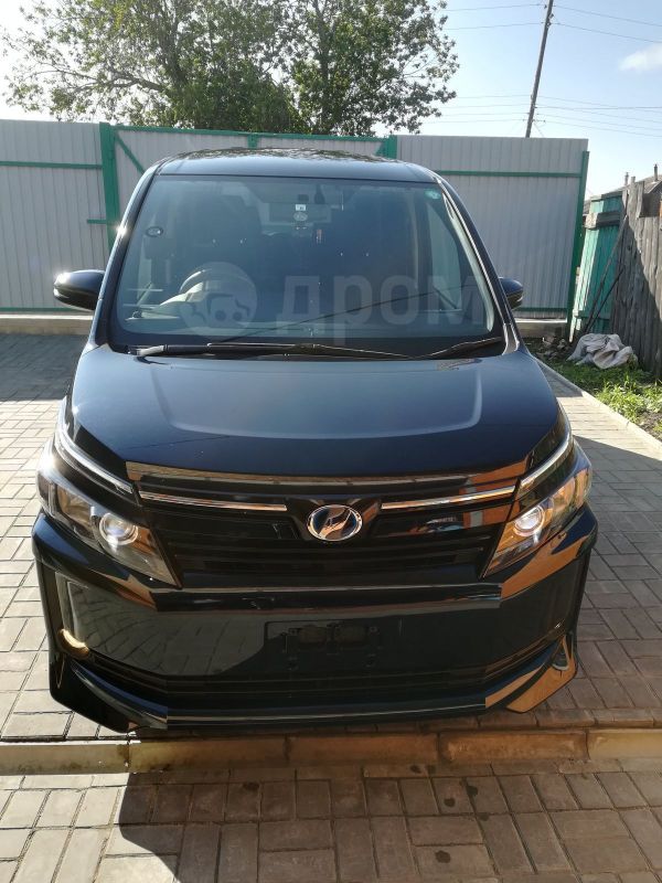    Toyota Voxy 2014 , 1560000 , 