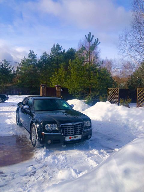 Крайслер с300 в снегу