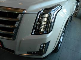 SUV   Cadillac Escalade 2016 , 4040000 , -