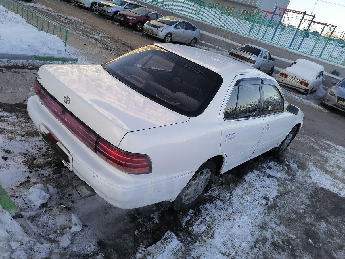 Купить авто Toyota Camry 1993 в Красноярске, на полном уверенном ходу, цвет  белый, бензин, 2.0 Lumiere, автоматическая коробка передач, с пробегом  300000 км