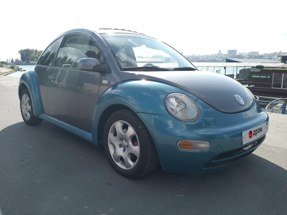 VW Beetle 2002 розовый