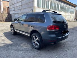 SUV   Volkswagen Touareg 2003 , 700000 , 