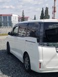    Toyota Voxy 2015 , 1380000 , 