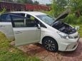    Toyota Prius Alpha 2014 , 880000 , 