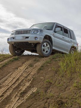 SUV   Mitsubishi Pajero iO 2000 , 310000 , 