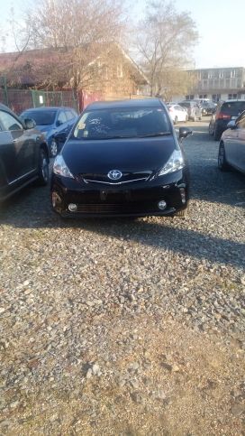    Toyota Prius Alpha 2013 , 745000 , --