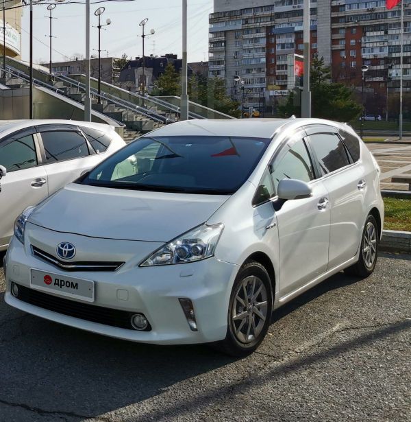    Toyota Prius Alpha 2014 , 1090000 , 