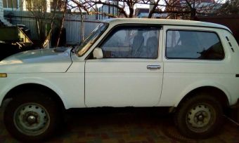 SUV    4x4 2121  2001 , 130000 , 