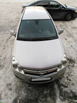  Opel Astra 2010 , 370000 , 