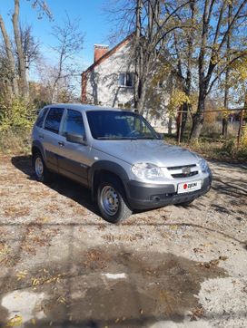 SUV   Chevrolet Niva 2017 , 675000 , 