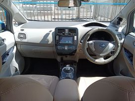  Nissan Leaf 2011 , 300000 , 