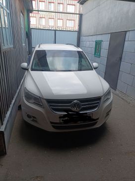 SUV   Volkswagen Tiguan 2011 , 800000 , 