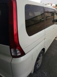    Nissan Serena 2006 , 600000 , 