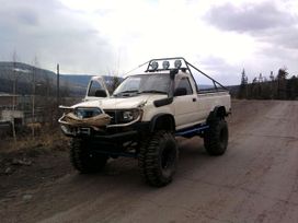  Toyota Hilux 1995 , 900000 , -