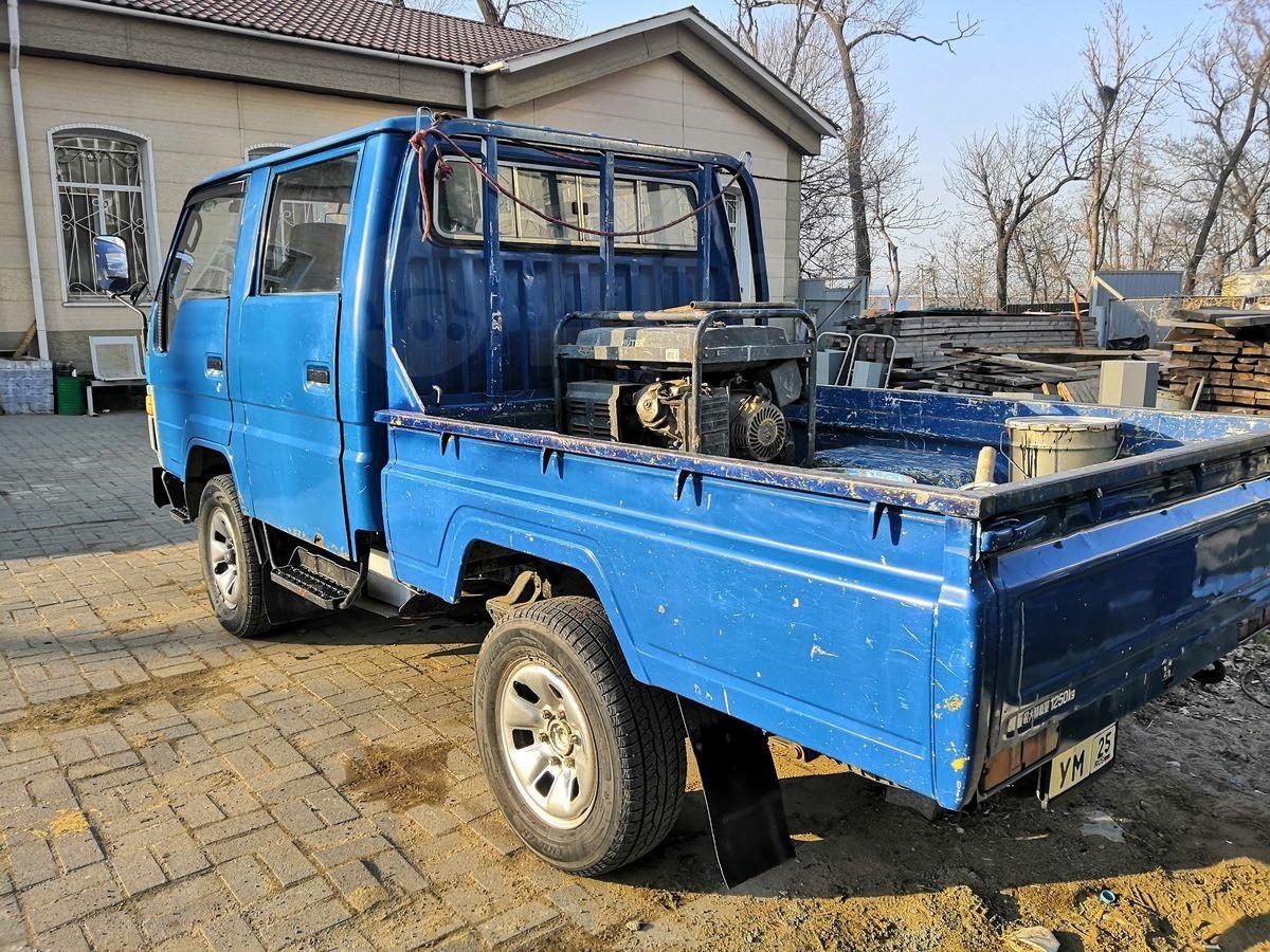 Купить Toyota ToyoAce Бортовой грузовик 1988 года во Владивостоке: цена 415  000 руб., дизель, механика - Грузовики