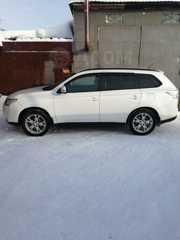 SUV   Mitsubishi Outlander 2013 , 1200000 , 