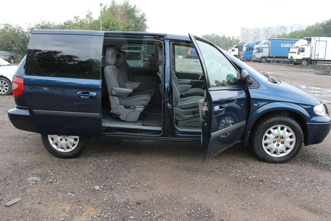    Chrysler Voyager 2004 , 549000 , 