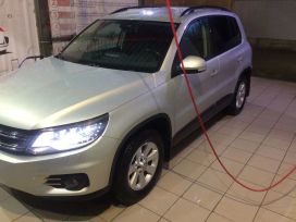 SUV   Volkswagen Tiguan 2012 , 900000 , 