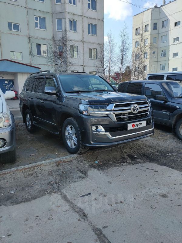 SUV   Toyota Land Cruiser 2012 , 2900000 , 