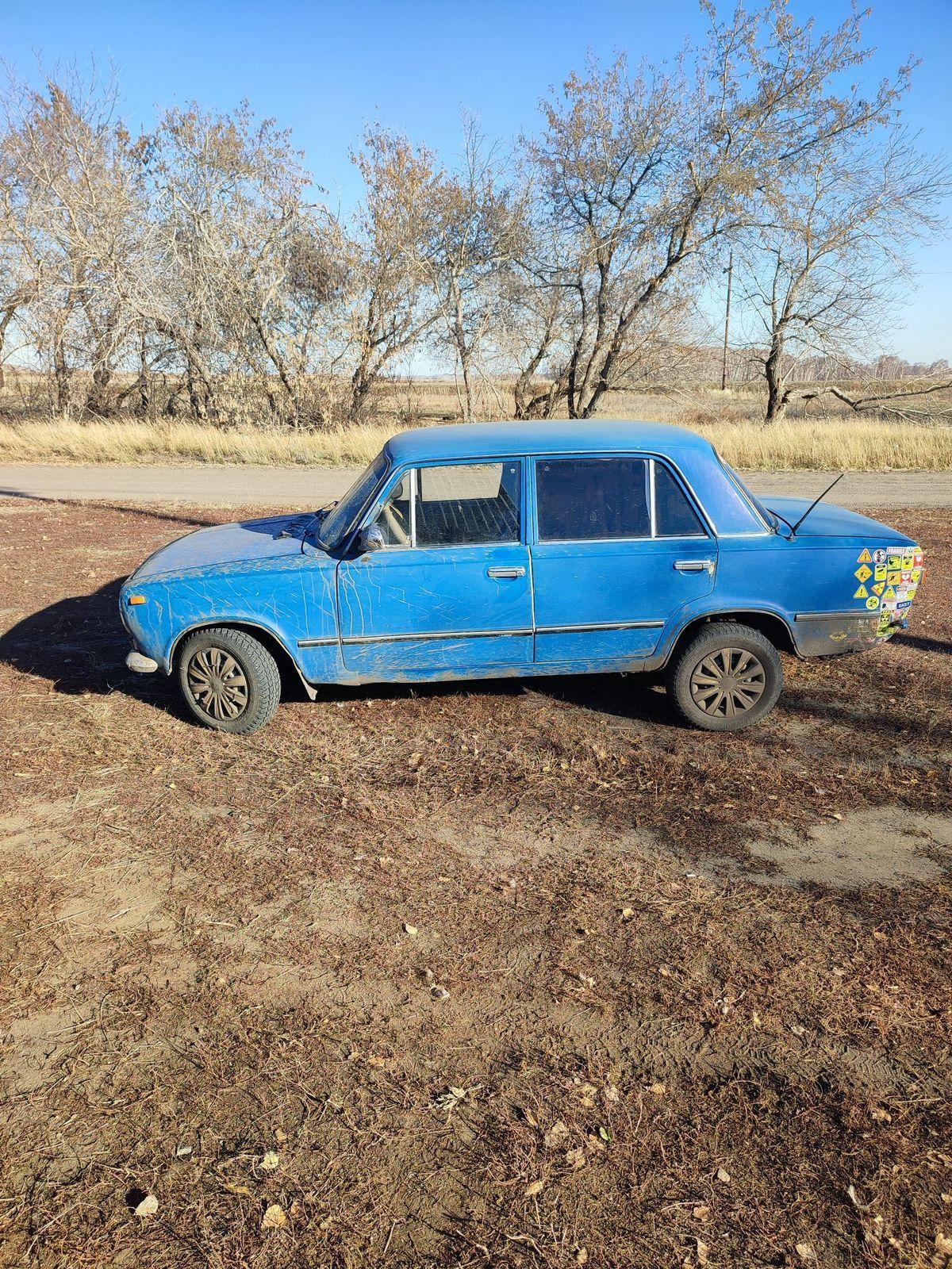 ВАЗ 2101 1973 года в Верх-Суетке, Авто не гнилая не дрявая вся в радной  краске, бензиновый двигатель, седан, 1.3л., мкпп