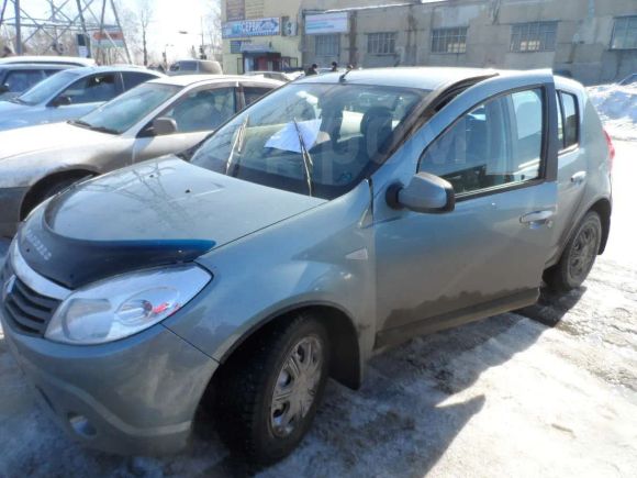  Renault Sandero 2010 , 330000 , 